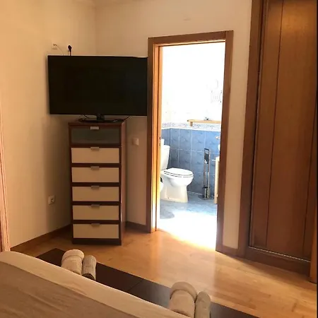 Villa With Terrace & Barbecue